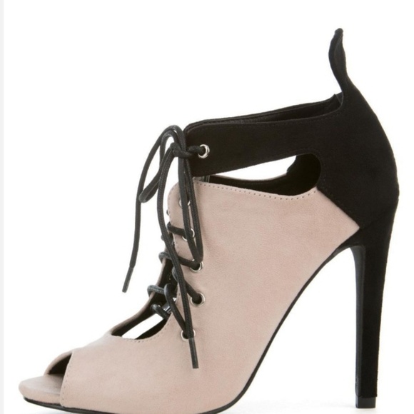 Women's shoes - Picture 2 of 4